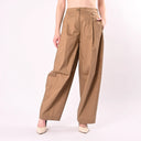 Pantaloni ampi con pinces
