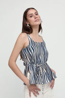 Top smanicato con coulisse in vita