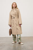 Trench doppiopetto con cintura