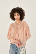 Camicia in voile con inserto crochet