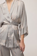 Blusa a kimono con laccio in vita