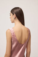 Abito lungo con scollo sulla schiena