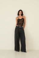 Body nero dal design essenziale