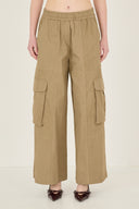 Pantalone cargo con tasche applicate