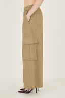 Pantalone cargo con tasche applicate