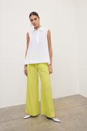 pantalone largo con pince