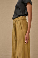 Pantalone palazzo plissé con cintura