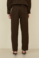 Pantalone dritto con catena decorativa