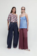 Pantaloni palazzo con coulisse in vita