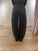 Pantalone nero a vita media