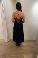 Abito nero in velluto con inserto in pizzo