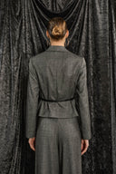 Giacca antracite dal design essenziale