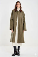 Cappotto midi con colletto a contrasto