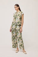 Pantalone ampio con taglio frontale