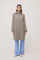 Capospalla monopetto con bottoni coperti