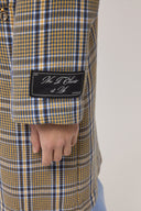 Capospalla monopetto con bottoni coperti